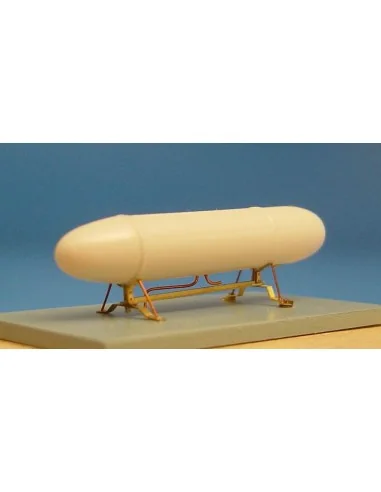 [NO_DESC] British 50gal fuel tank w-rack, 1/48 - Brengun BRL48001