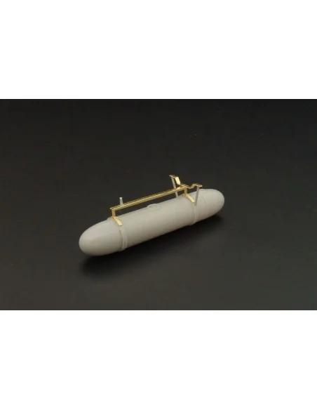 [NO_DESC] 50gal cigar fuel tank w-rack (double pack), 1/48 - Brengu...