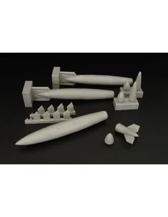 US 300gal Fuel tanks, 1/48 - Brengun BRL48105