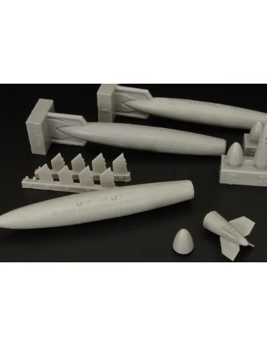 US 300gal Fuel tanks, 1/48 - Brengun BRL48105
