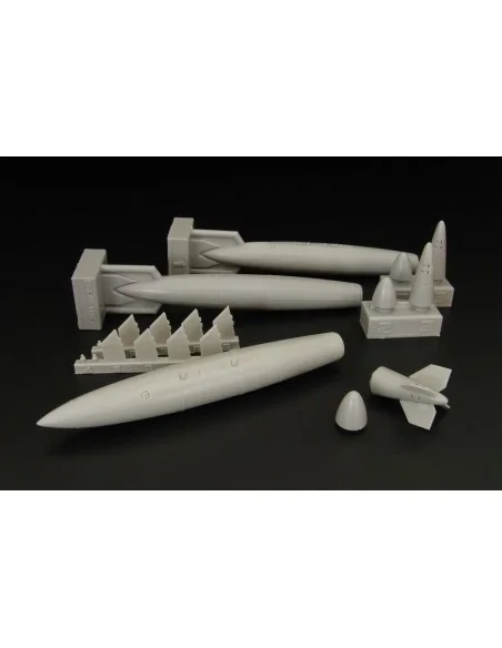 US 300gal Fuel tanks, 1/48 - Brengun BRL48105