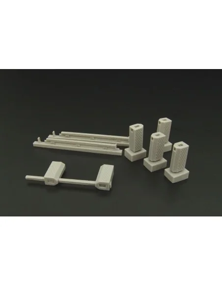 US Navy wheel chocks (modern), 1/32 - Brengun BRL32018