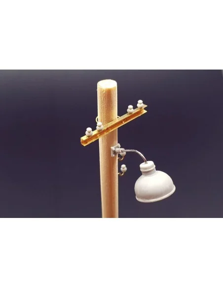 [NO_DESC] Lamps and telegraph insulators, 1/35 - Hauler HLU35113