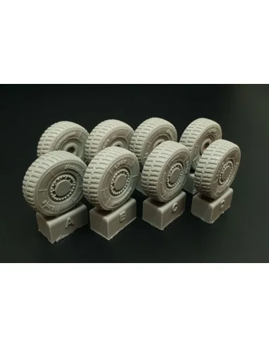 JGSDF Type 16 Wheels (Tamiya kit), 1/48 - Hauler HLX48392
