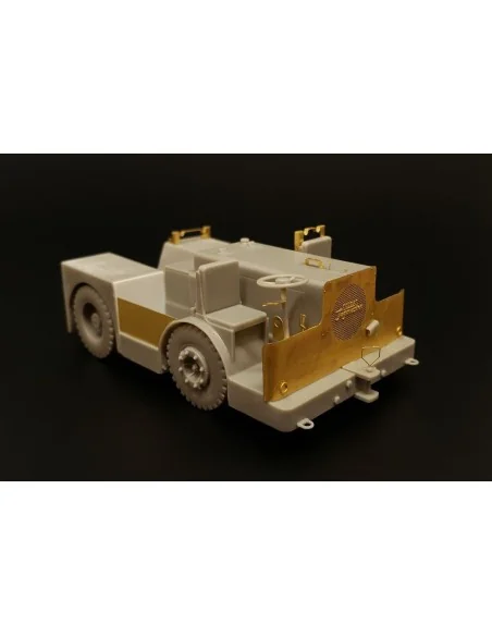 [NO_DESC] UK Tugmaster tractor, 1/48 - Brengun BRS48013