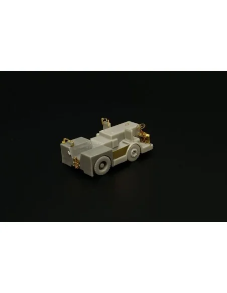 UK Flight Deck Tractor Tugmaster, 1/144 - Brengun BRS144055