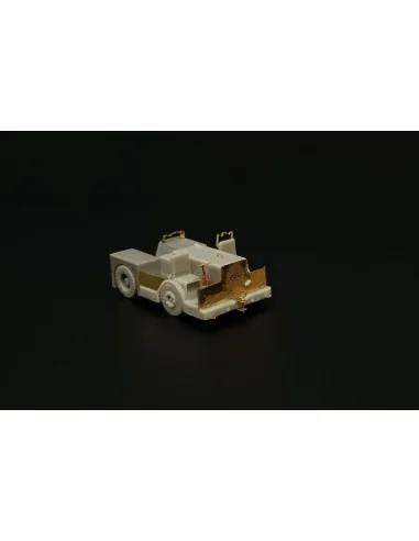UK Flight Deck Tractor Tugmaster, 1/144 - Brengun BRS144055