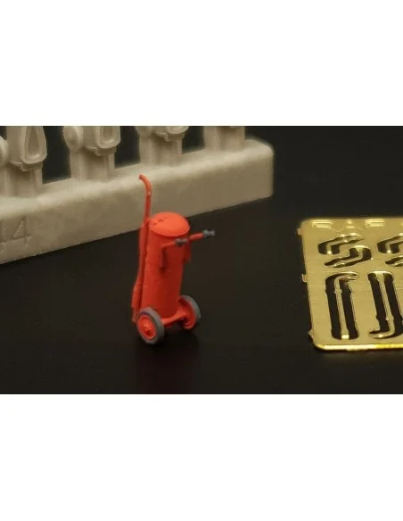 [NO_DESC] RAF large extingusher (5pcs), 1/144 - Brengun BRL144202