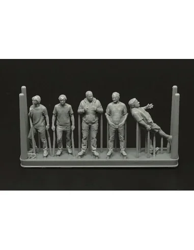 Aeroclub members-5 figures (3D print), 1/72 - Brengun BRL72302