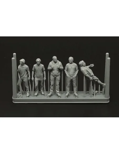 Aeroclub members-5 figures (3D print), 1/72 - Brengun BRL72302