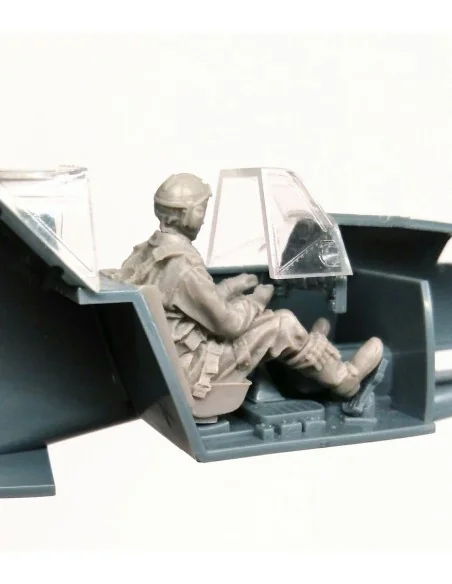 Bf 109G German Pilot, seated (for Eduard kits), 1/48 - CMK 129-F48368