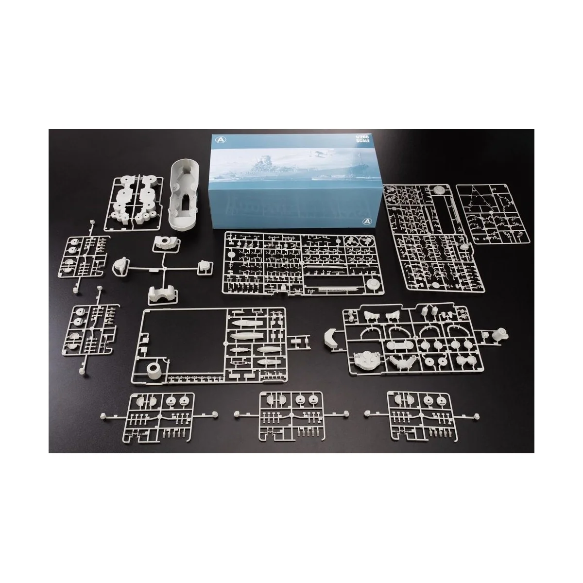 YAMATO Battleship PREMIUM - Glow2B Modellbau 5058052000