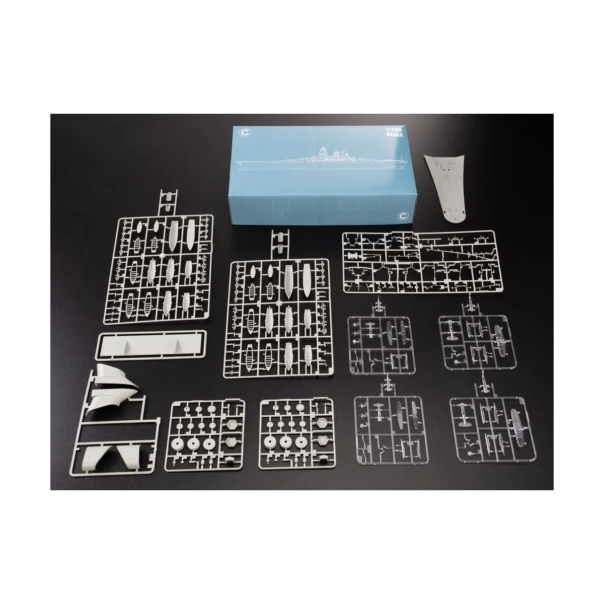 YAMATO Battleship PREMIUM, 1/200 - Glow2B Modellbau 5058052000