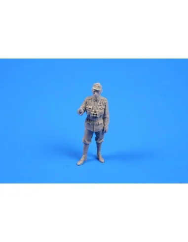 Austro-Hungarian WW I Officer, 1/35 - CMK 129-F35285