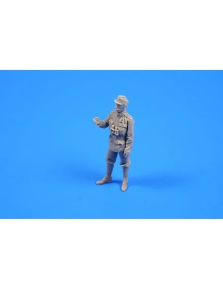 Austro-Hungarian WW I Officer, 1/35 - CMK 129-F35285