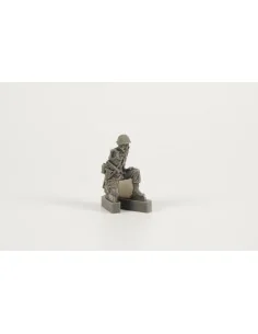 American soldier with M18 47mm Recoilles Rifle (Bazooka), late WWII... 2
