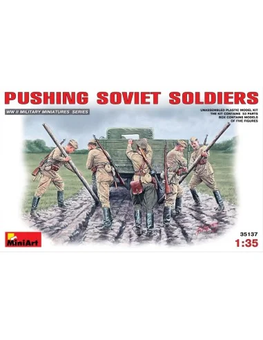 Pushing Soviet Soldiers, 1/35 - MiniArt 35137