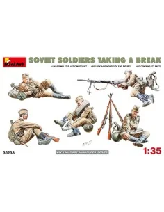 Soviet Soldiers Taking a Break, 1/35 - MiniArt 35233