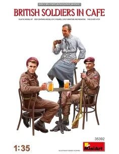 British Soldiers in Cafe, 1/35 - MiniArt 35392