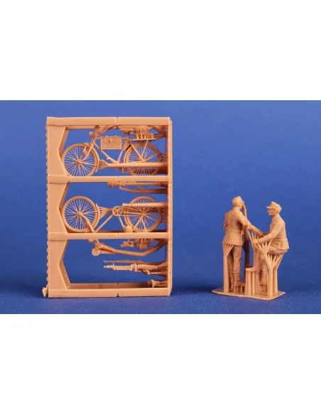 Wehrmacht Soldiers with Military Bicycles, 1/72 - CMK 129-F72407