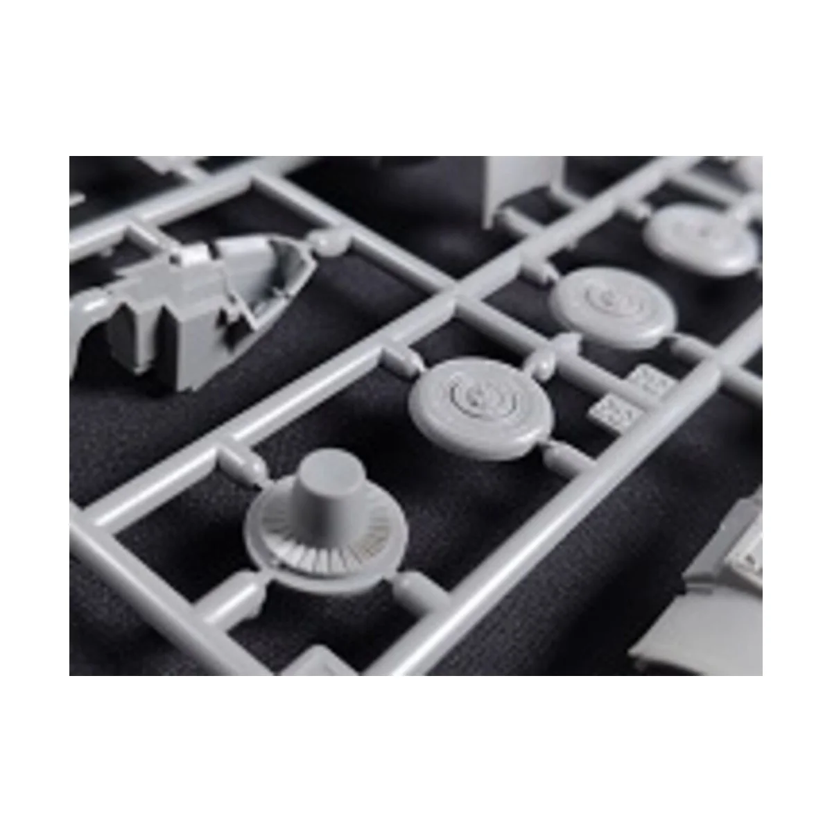 MIG-17F PLA, 1/48 - KINETIC K48164