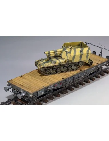15 cm sFH 13/1 (Sf)auf Gw Lrs.(f )Sd.Kfz.135/1 with German 50 Ton T...