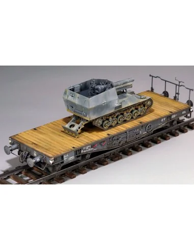 15 cm sFH 13/1 (Sf)auf Gw Lrs.(f )Sd.Kfz.135/1 with German 50 Ton T...
