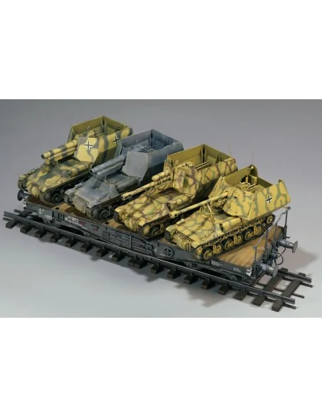 15 cm sFH 13/1 (Sf)auf Gw Lrs.(f )Sd.Kfz.135/1 with German 50 Ton T...