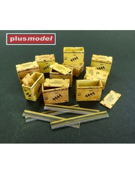 [NO_DESC] US ammunition boxes with belts of charges 82. Division ''...
