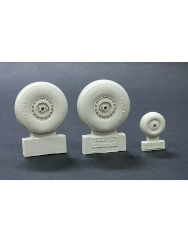 C-47 Skytrain wheels without cover, 1/48 - Plus model AL4068