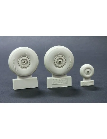 C-47 Skytrain wheels without cover, 1/48 - Plus model AL4068