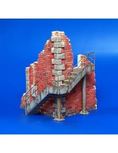 Fabrikecke mit Treppe, 1/35 - Plus model 197