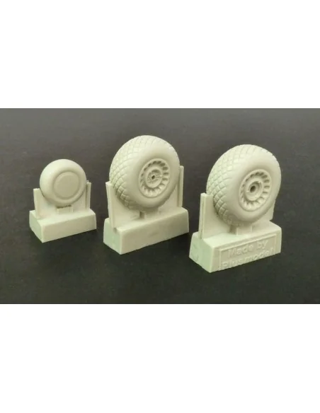 B-26 Marauder early wheels diamond tread, 1/72 - Plus model AL7043
