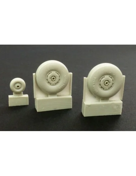 C-47 Skytrain wheels with cover, 1/72 - Plus model AL7044