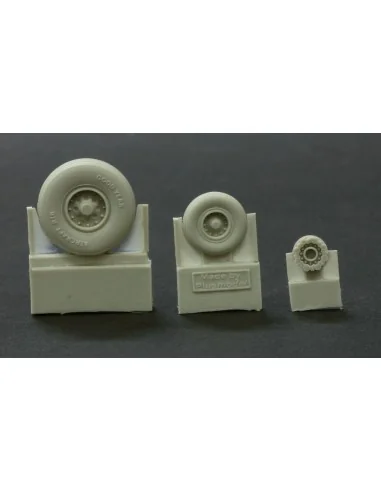 P-3 Orion wheels, 1/72 - Plus model AL7053