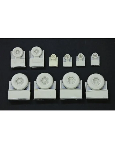 P-3 Orion wheels, 1/72 - Plus model AL7053