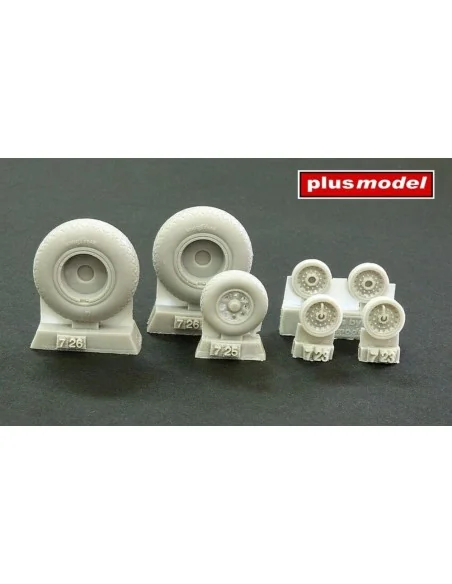 [NO_DESC] B-24 Liberator wheels with diamond tread, 1/72 - Plus mod...