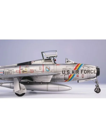 F-84F Thunderstreak ‘US Swept-wing Thunder’, 1/72 - Special Hobby 1...