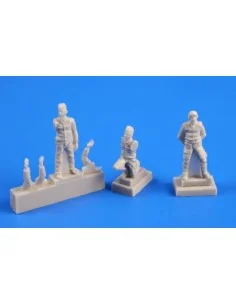 [NO_DESC] Czechoslovak pilot (1 fig)and mechanic 2, 1/72 - CMK 129-... 2