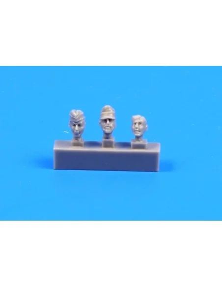 German A4/V2 missile launch platform personnel, WW II (3 Figures), ...