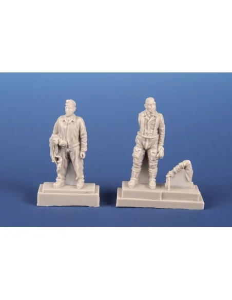 Bf 109E ace A. Galland and mechanic, 1/72 - CMK 129-F72369