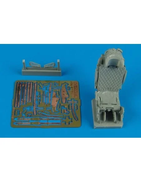 KM-1 ejection seat, 1/32 - Aires 2135