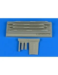 [NO_DESC] Su-17/22 M3/M4 Fitter K fully loaded chaff/flare dispense...