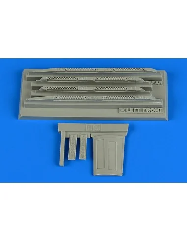 Su-17/22 M3/M4 Fitter K fully loaded chaff/flare dispensers f.Kitty...