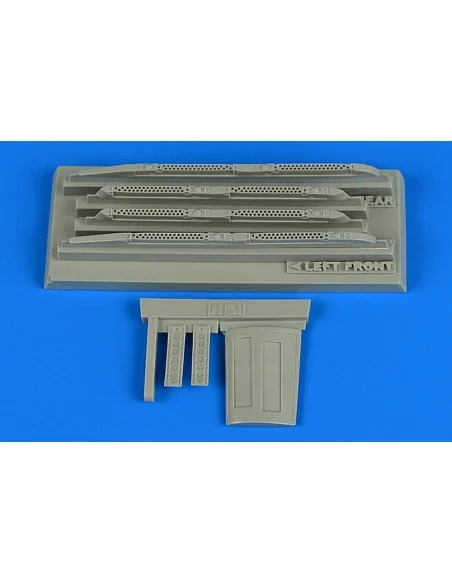 Su-17/22 M3/M4 Fitter K fully loaded chaff/flare dispensers f.Kitty...