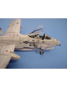 A-10A Thunderbolt II Cockpit Set, Bewaffnung, Elektronikschächte fü...