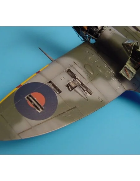 Supermarine Spitfire Mk.Vb Waffenschächte, 1/72 - Aires 7102