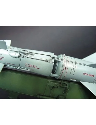 [NO_DESC] SA-2 Guideline Missile w/Launcher Cabin, 1/35 - Trumpeter...
