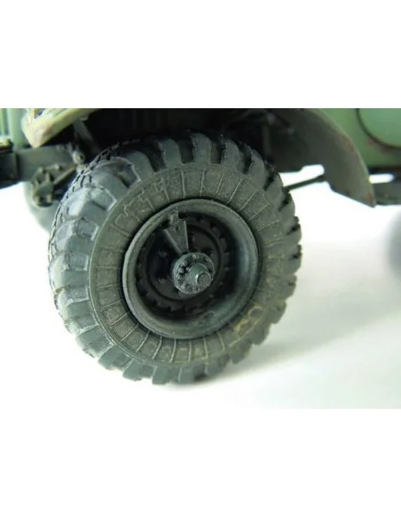 [NO_DESC] ZIL-157 6x6 Soviet Military Truck, 1/35 - Trumpeter 01001