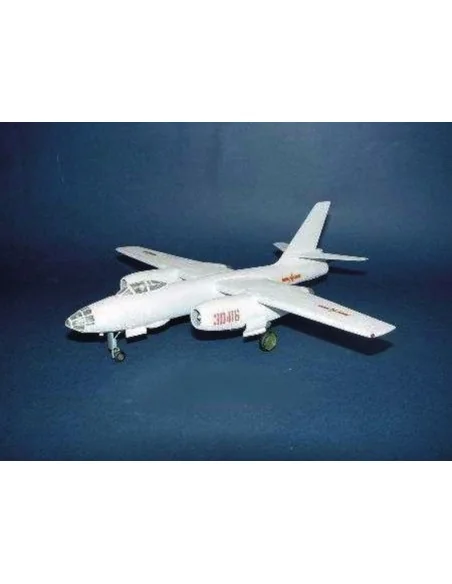 Harbin H-5 Bomber, 1/72 - Trumpeter 01603